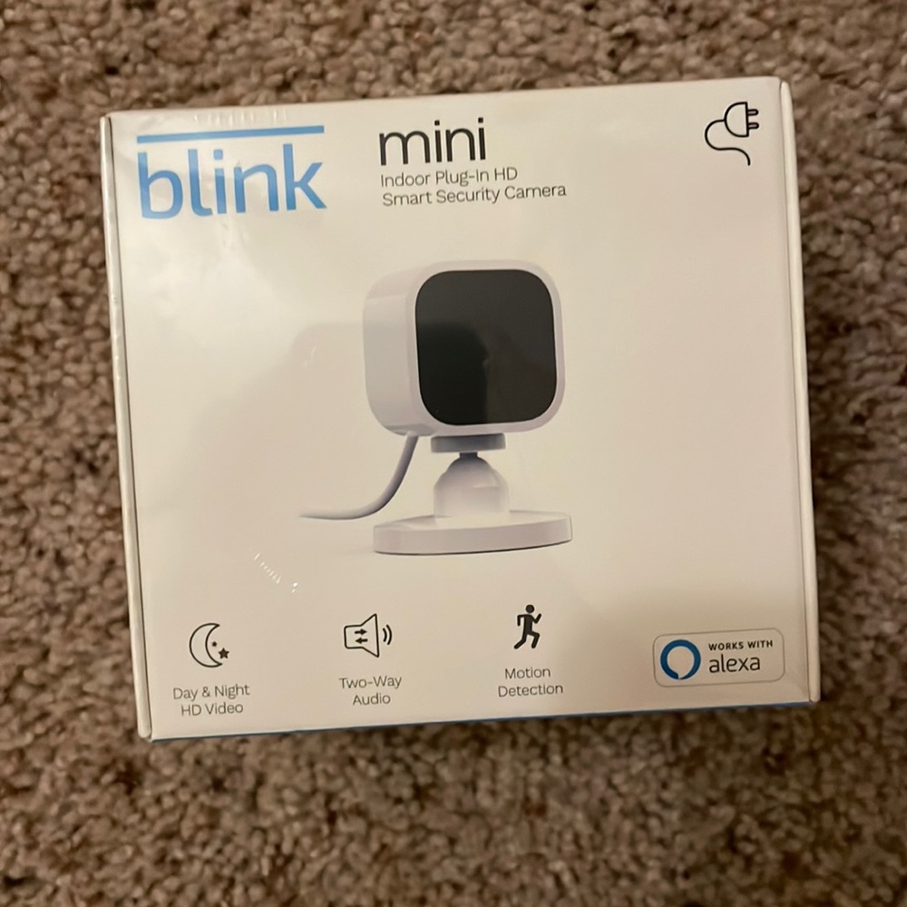 NWT Blink mini camera